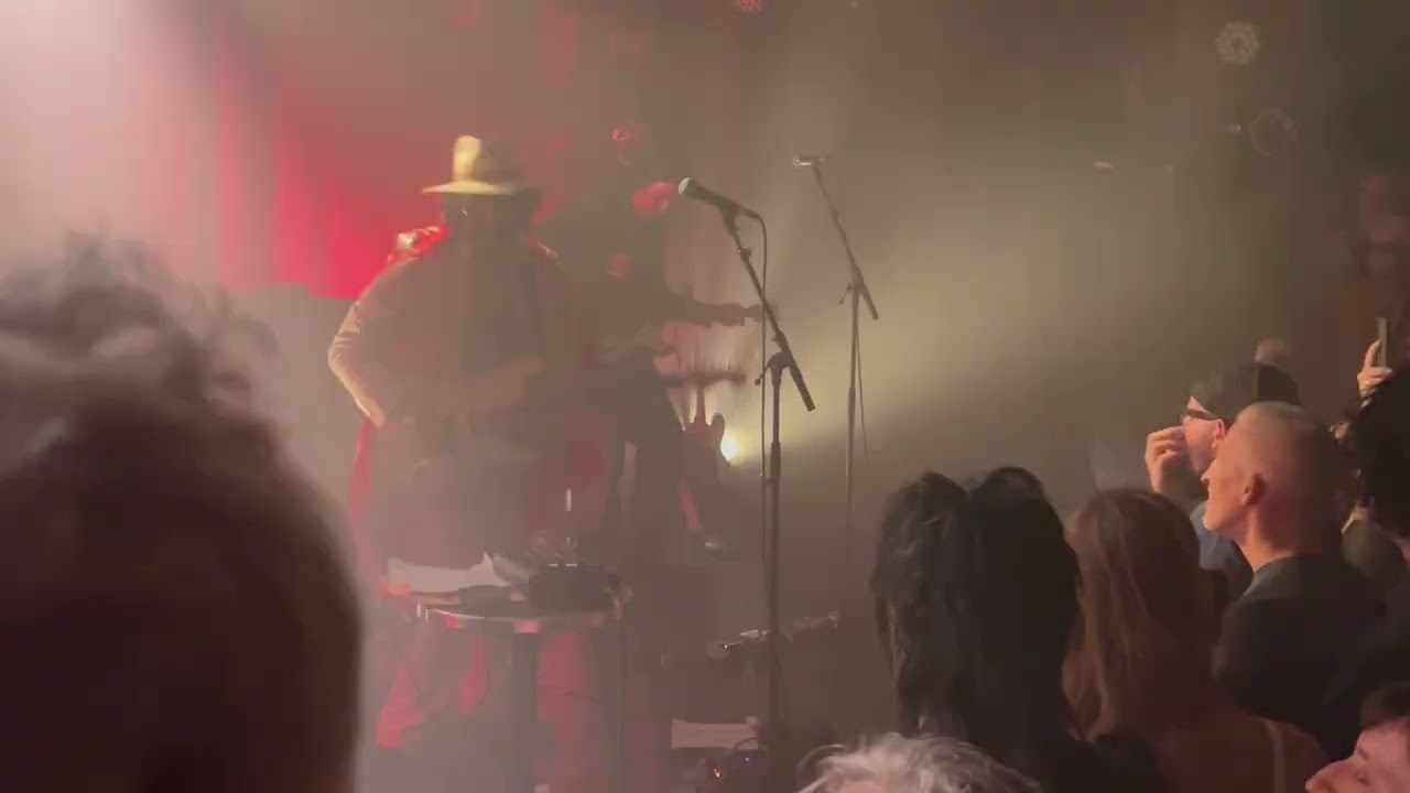Kid Congo , New Kind Of Kick (the Cramps cover) Paris (La Maroquinerie ), le 11 octobre 2023