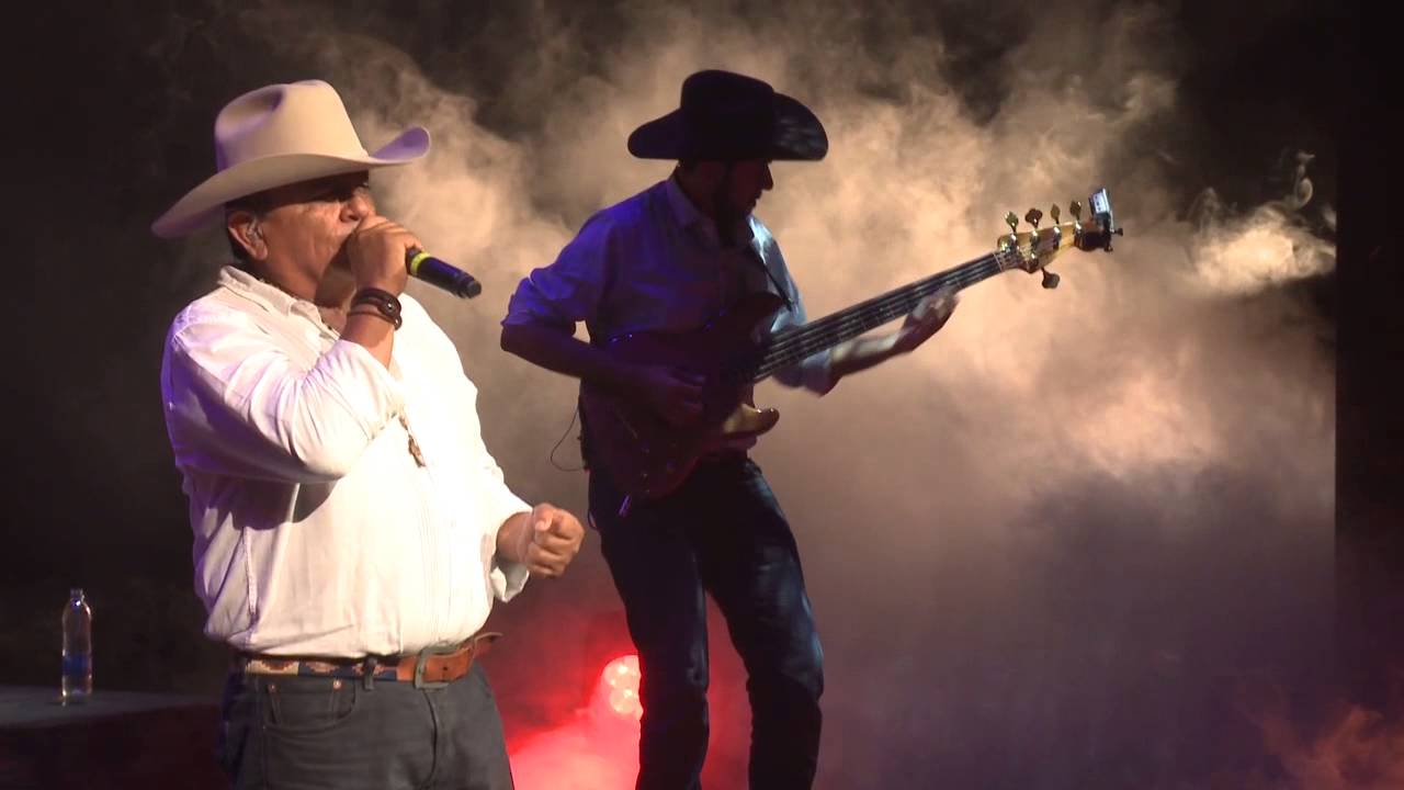 Cholo Valderrama - Viejo Sombrero | Concierto en Vivo Teatro Col&oacute;n Bogot&aacute; - Colombia (Video Oficial)