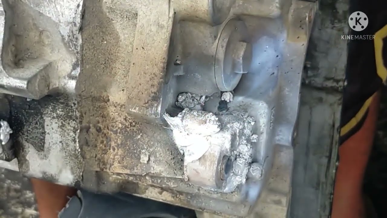 Honda beat FI naputol na bracket sa crang case ng center stand