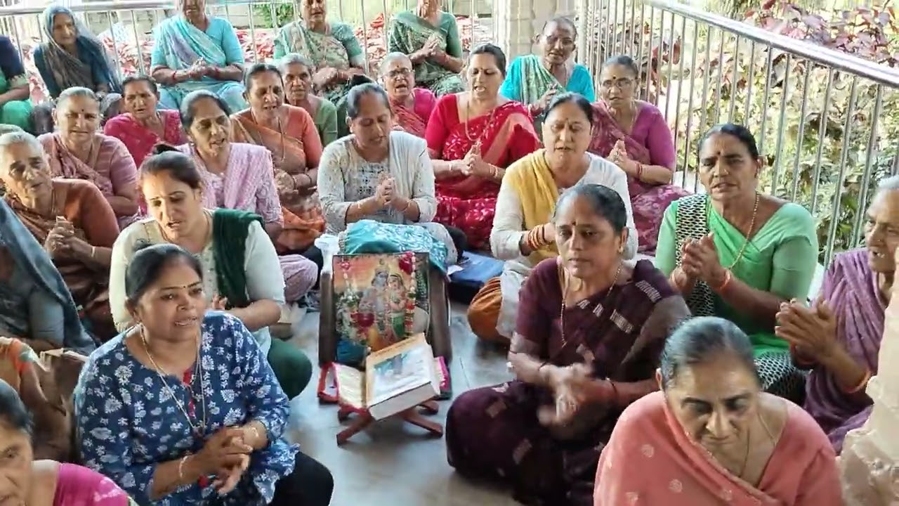 આકાઠે ગંગા ઓલે કાંઠે જમના વચમાં કૃષ્ણજી કર્મ ફળવા ચે