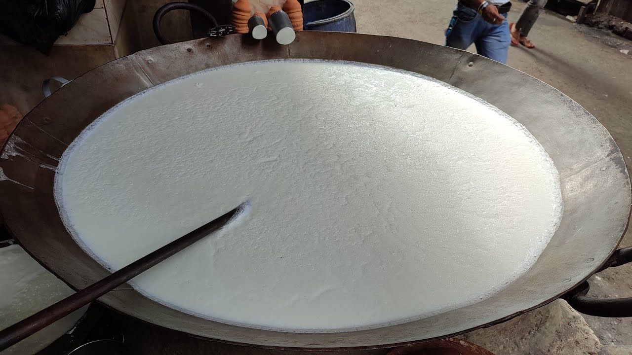 Hot Milk Malai Marke Rs. 26/- Only | Kolkata Famous Hot Milk | Kolkata Street Food