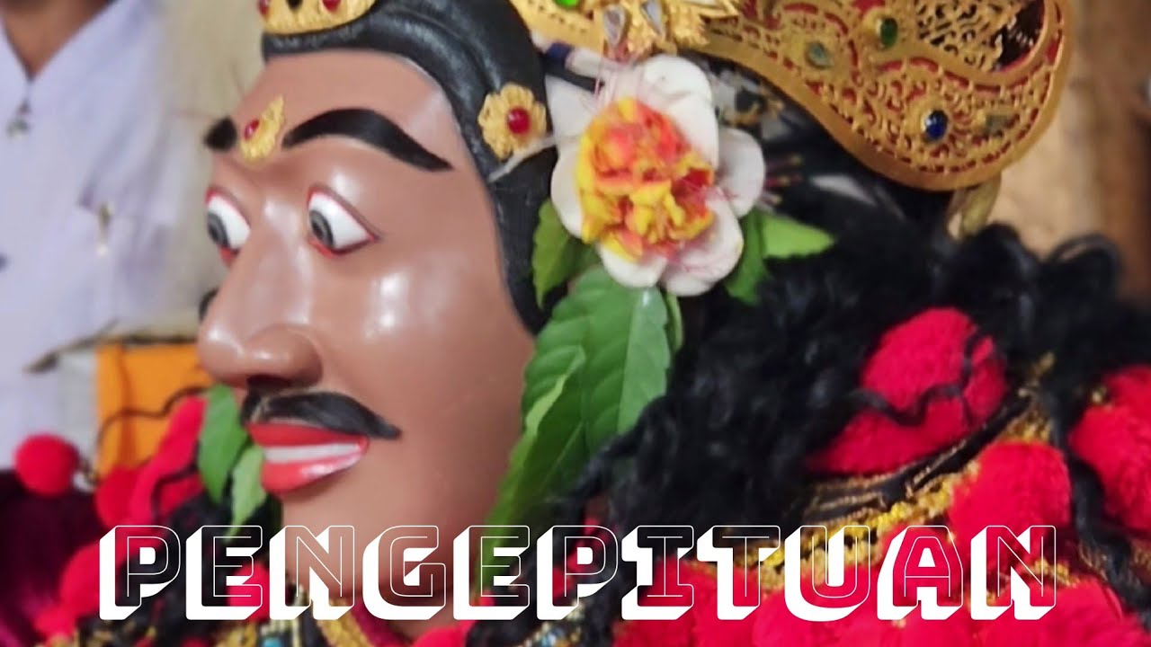 Bali ceremony in temple (pengipituan )