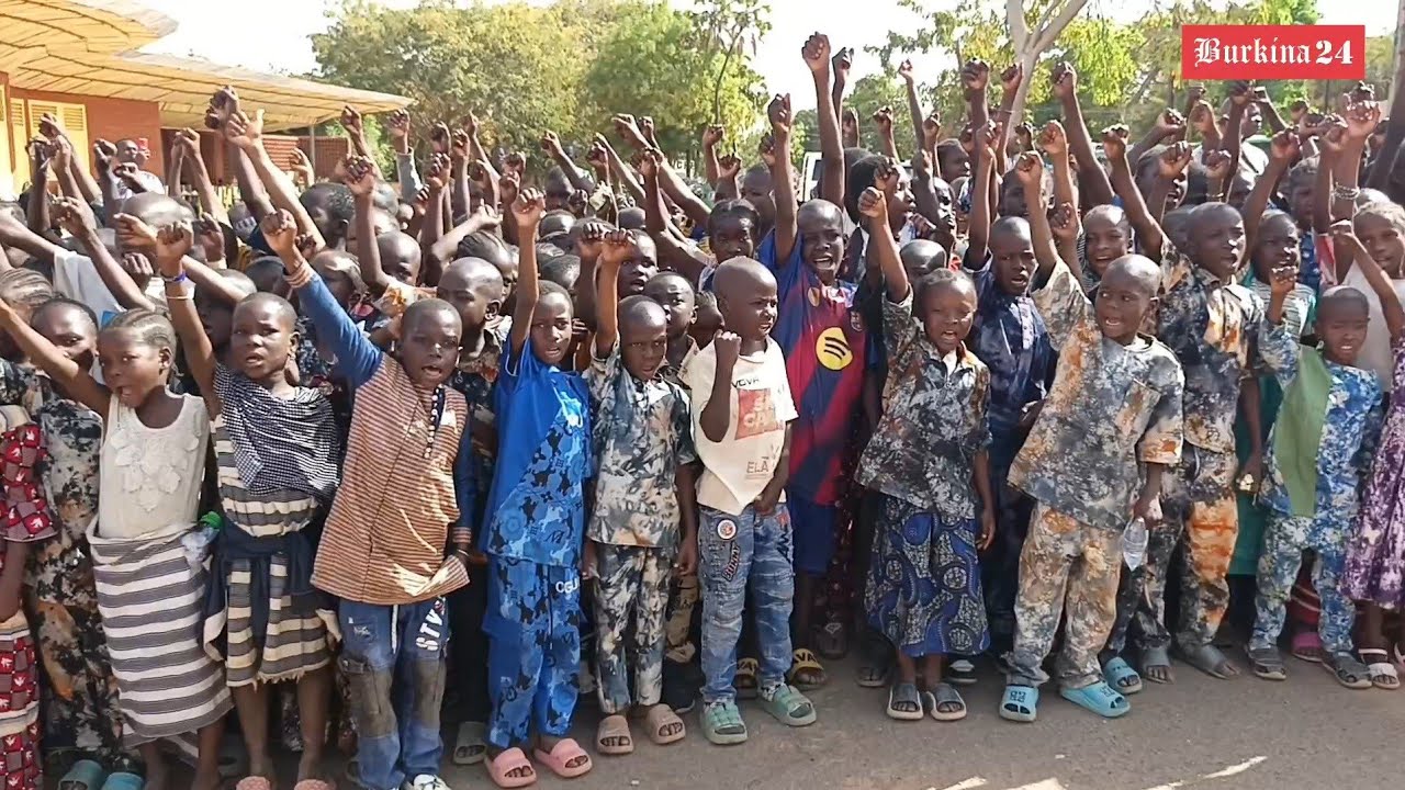 Ouaga : 600 élèves de l'école Balkuy A sur les traces de Thomas Sankara