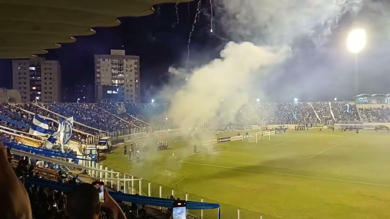 Confianca vence o Floresta com torcida lotando o Batistao rumo a série B!!! Vamos subir Dragao!!!