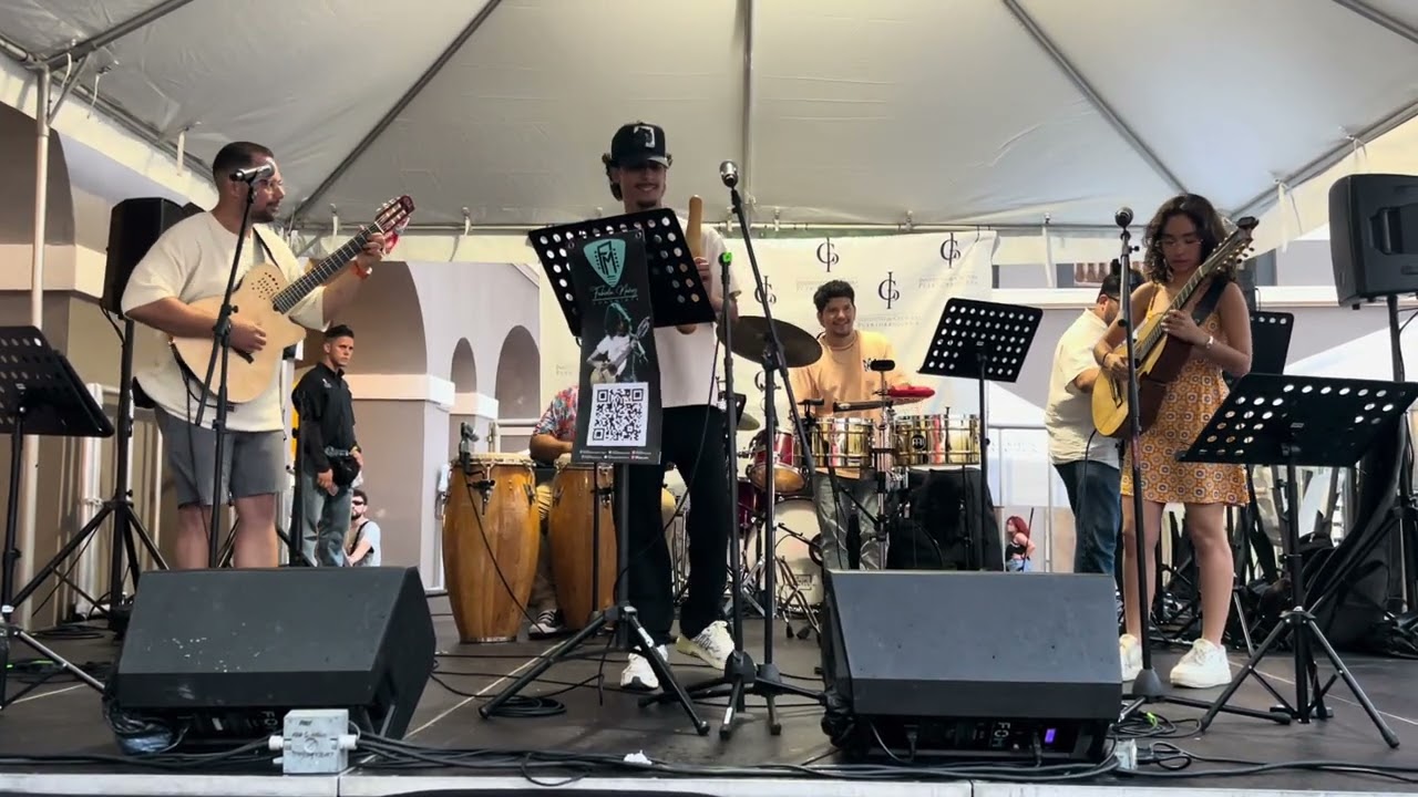 Monton de Estrellas, Cuatrista Fabiola Mu&ntilde;oz en las Fiestas de la Calle San Sebasti&aacute;n