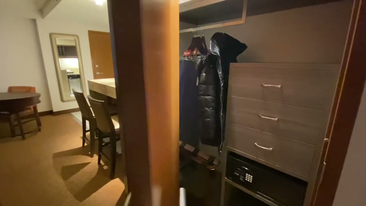 Firekeepers Casino Deluxe Two Bay King Suite Room Tour