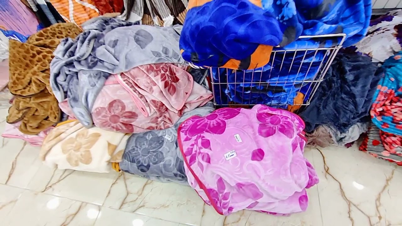 جولة معى عالم المفروشات وزرابي بعنوان ادي قيس صالو تاعك 🥰😛😛😛