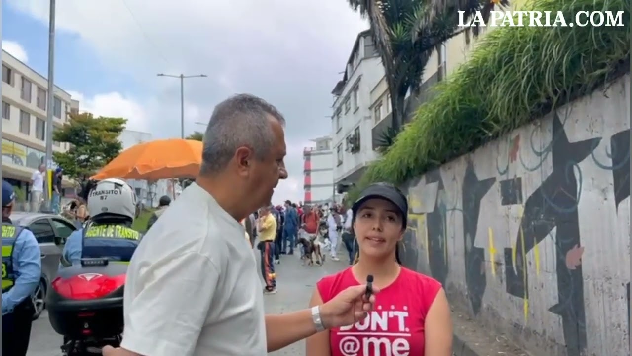 Pintan el mural 'Las cuchas tienen razón' en Manizales