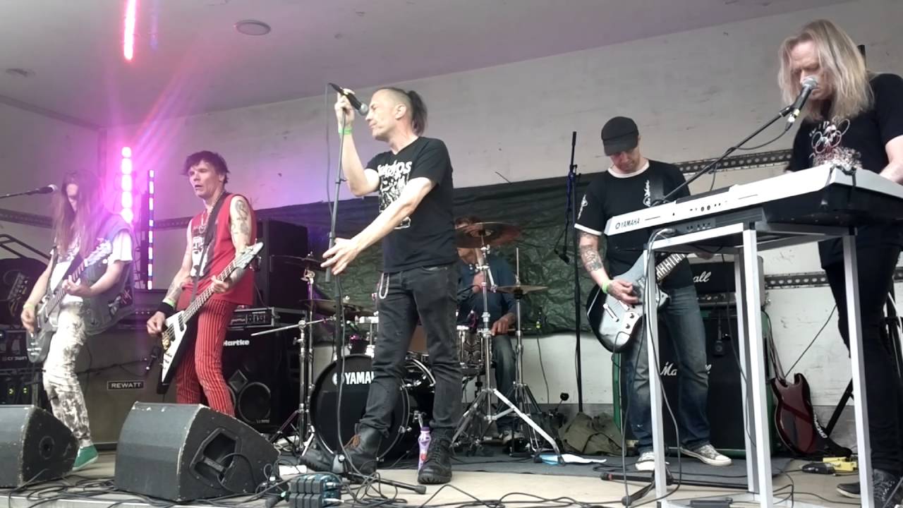 Varietee 83 feat. Jussi Hakulinen – Vain varjot häntä seuraa – 17.6.2016 Puutori, Turku