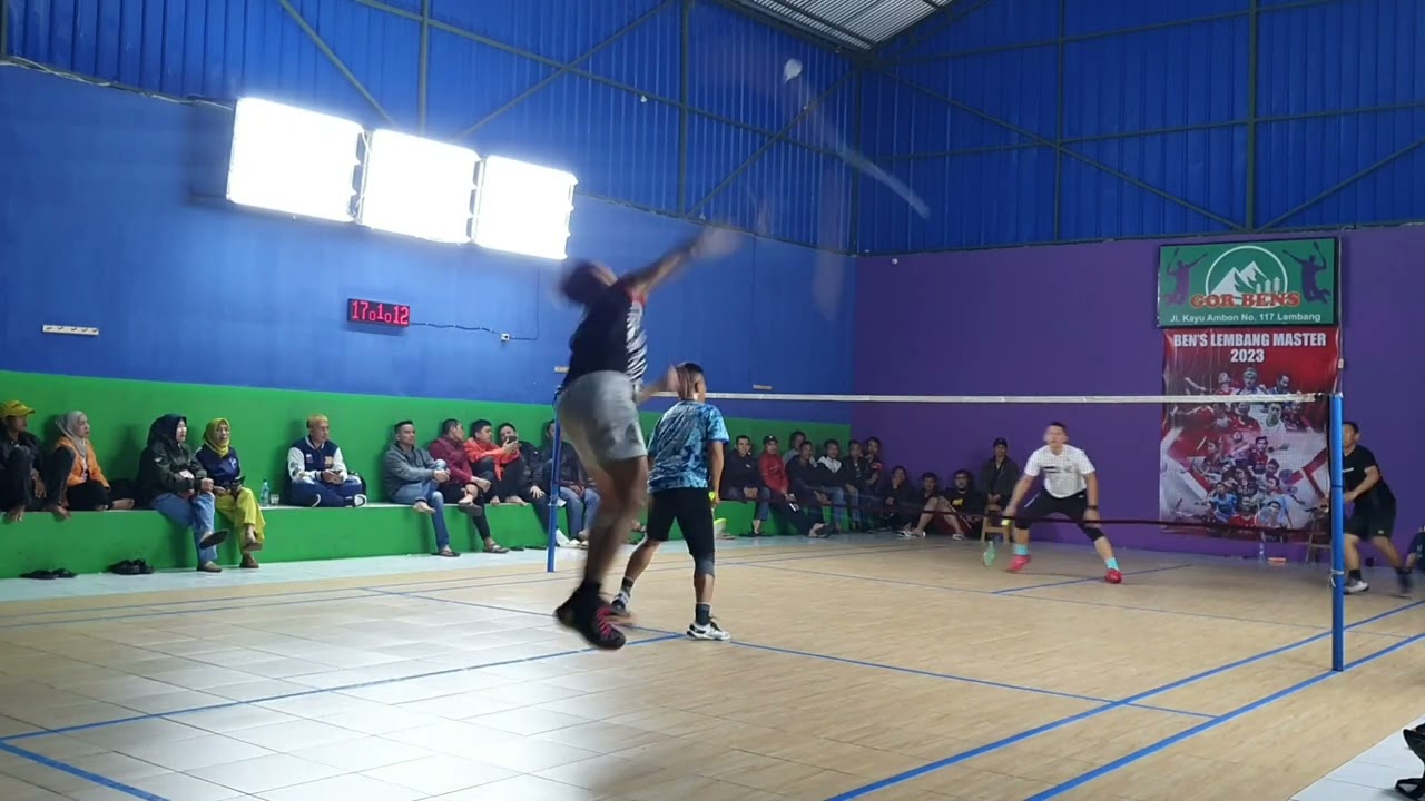 panji-madu (LBC) VS zaki-p.iwan (aquaproof) turnamen badminton Bens Master kls B, Lembang-bandung