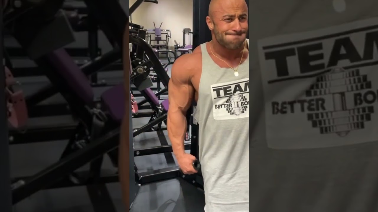 BODYBUILDER.   NICO STALLONE.  POSING