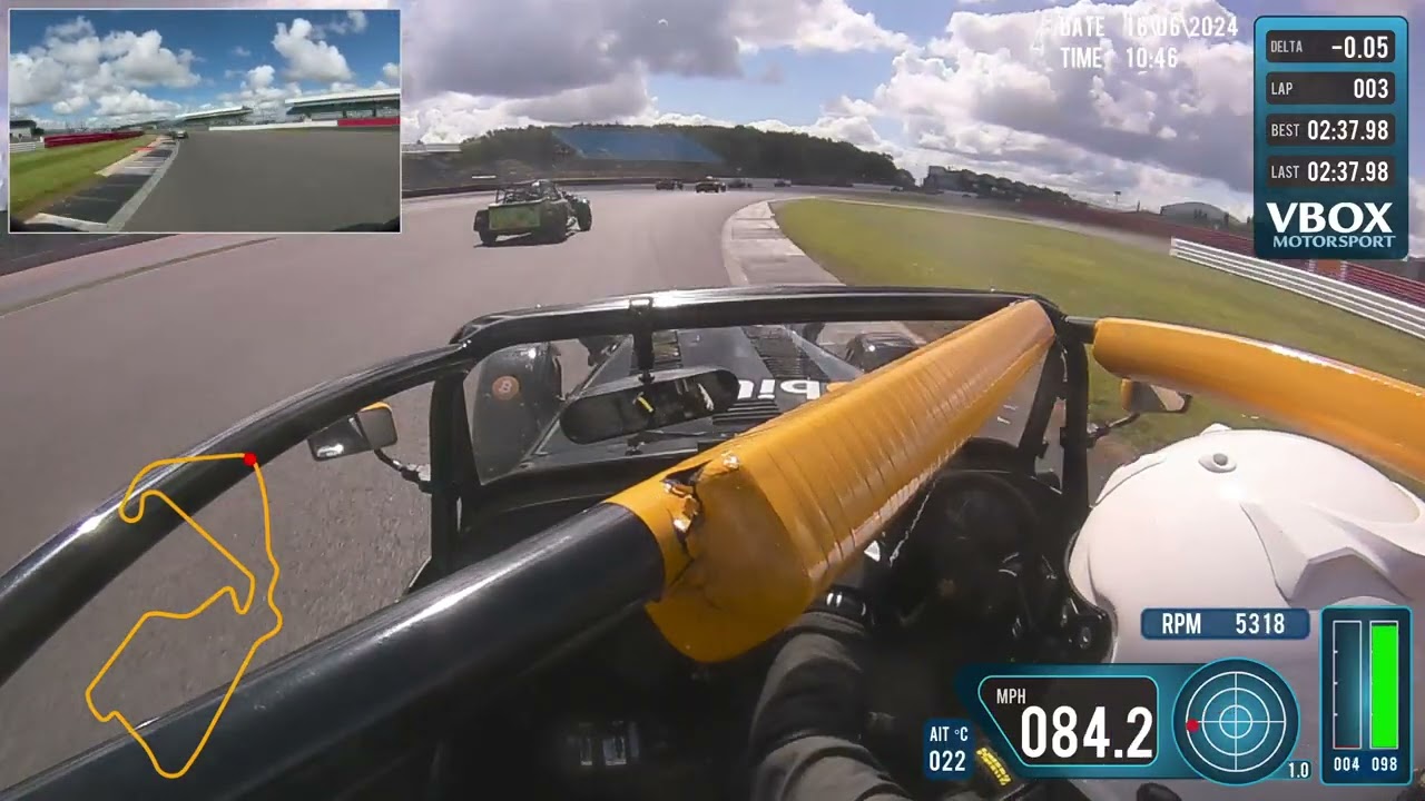 2024 Caterham Roadsports - Silverstone GP Race 2 full (race start 5m25/timestamped in comments)