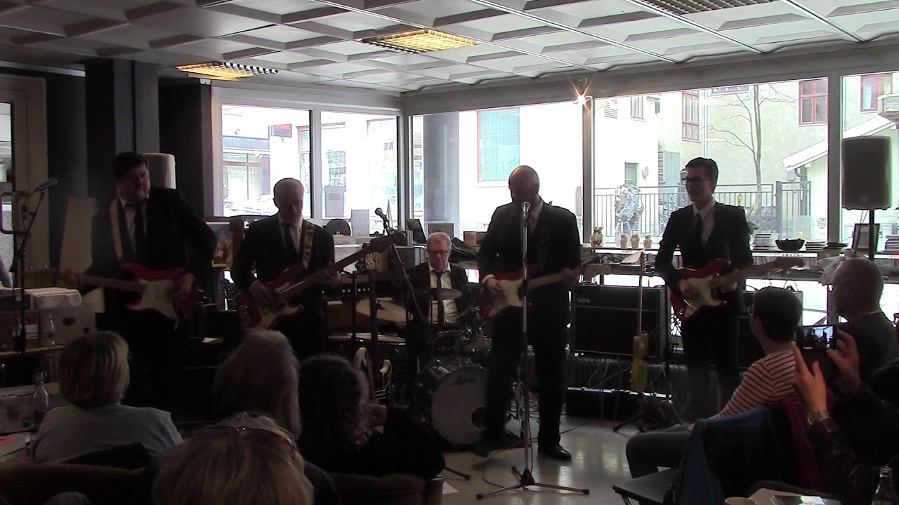 Move It -LIVE At Vinyl & Kaffe With Tasty-