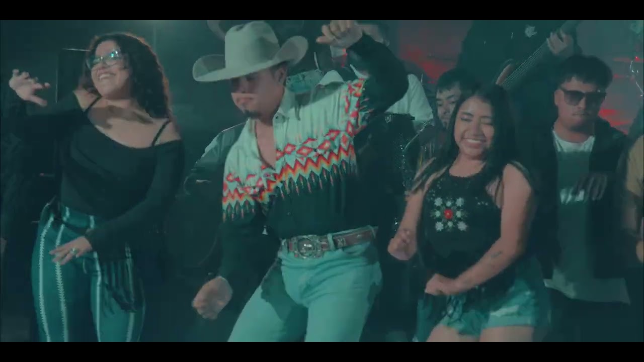 Electro Meneo / Grupo Label ft Traviesos Sax [Video Oficial]