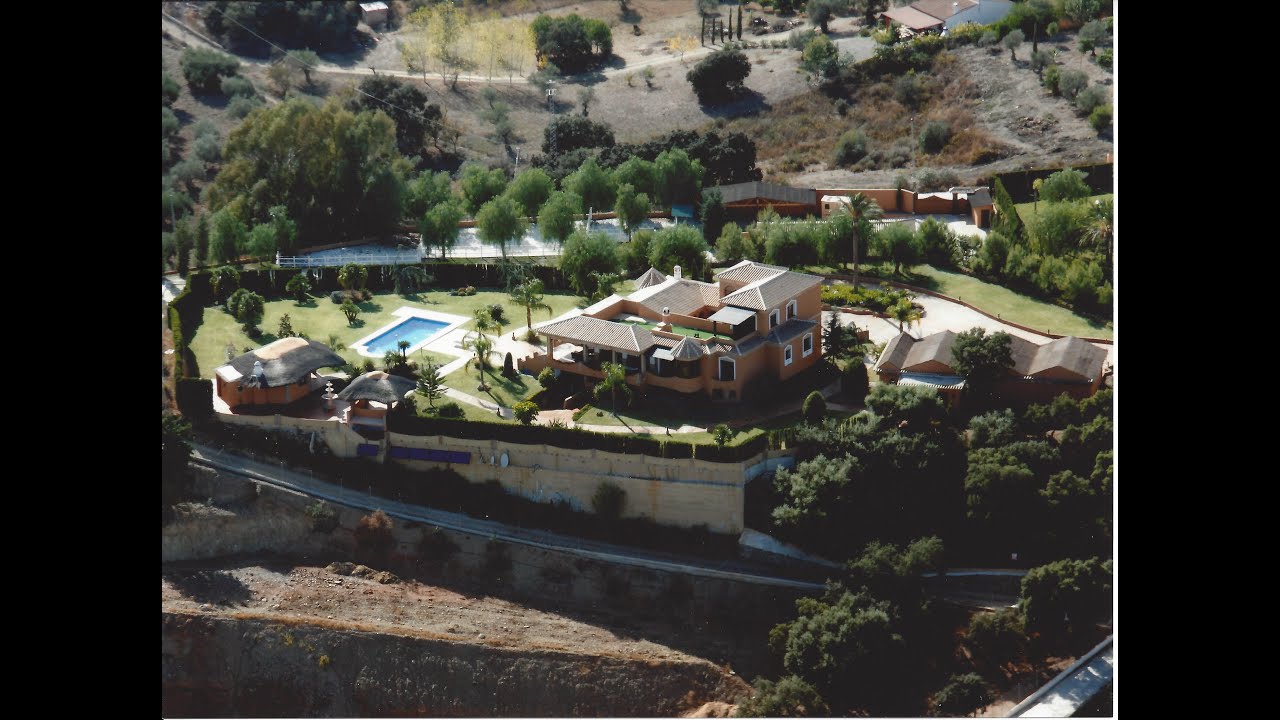 Private luxury Equestrian Farm for sale in Costa del Sol, Málaga -  Finca ecuestre de lujo privada.