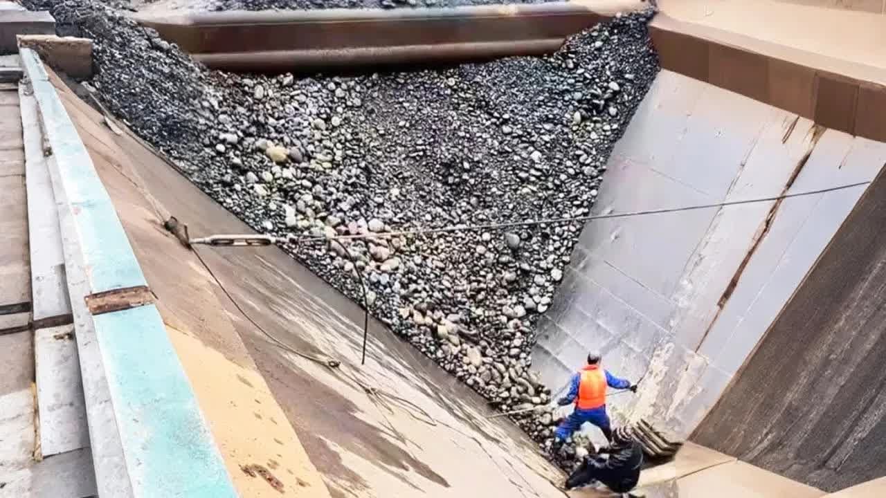 Continuous Collapse!Video Of Ship Unloading And Decompression | Relaxing video