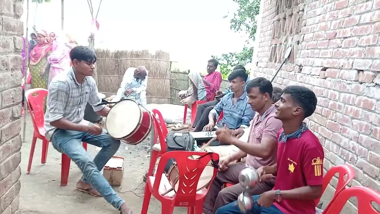 রবিদাসের বিয়ে বাড়ির বাজনা না দেখলে মিস করবেন অসাধারণ একটা ব্যান্ড  পার্টি