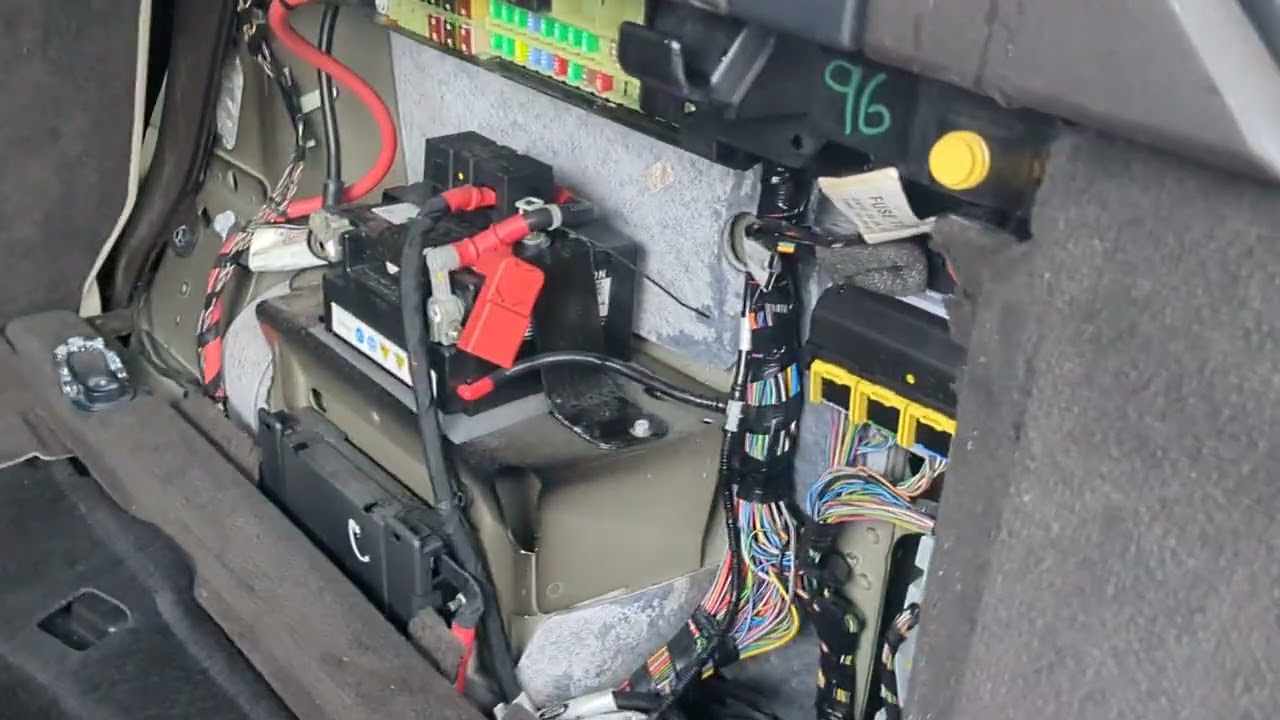 2014 Land Rover Range Rover Sport Water Leak And Accessing Rear Sunroof Drain Hoses For Repair