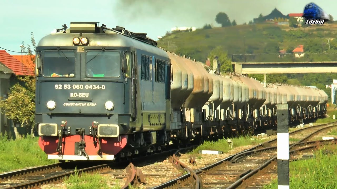 060-DA 60-0434-0 & Marfar Greu PSZ Heavy Cargo Train in Oradea Est Triaj - 05 October 2022