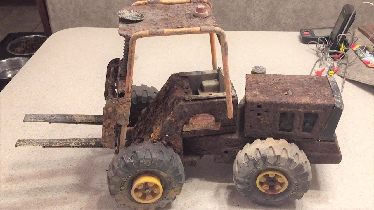 1970's Tonka Fork lift 