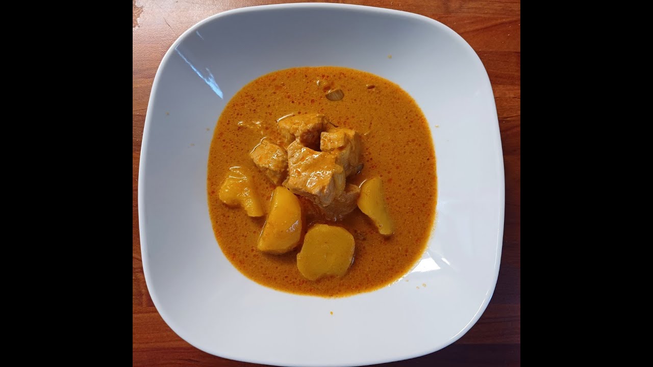 Lihakeitto Thaimaan tyyliin porsaan ulkofileestä