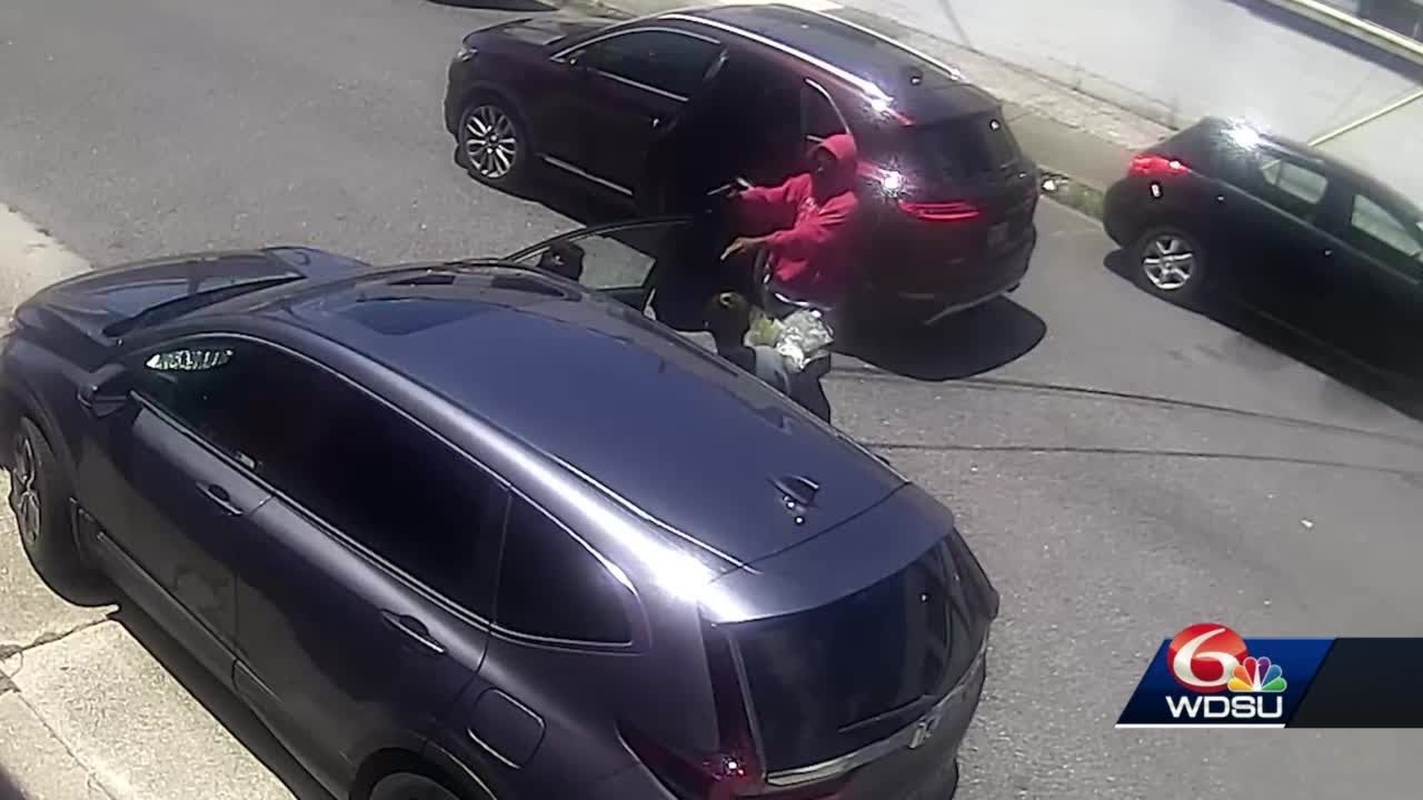 Uptown carjacking leaves neighbors stunned