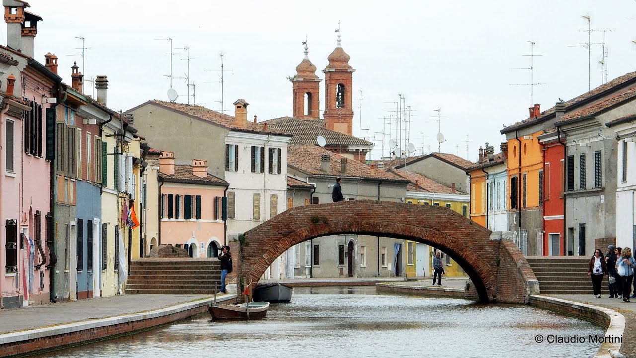 COMACCHIO - La piccola Venezia - The small Venice - HD