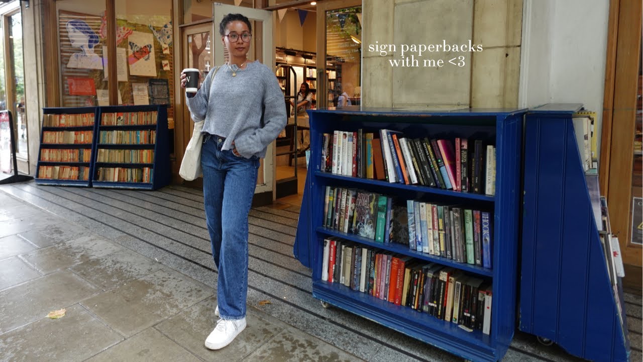 sign books with me as a fantasy author | London bookshop tour 📖✨