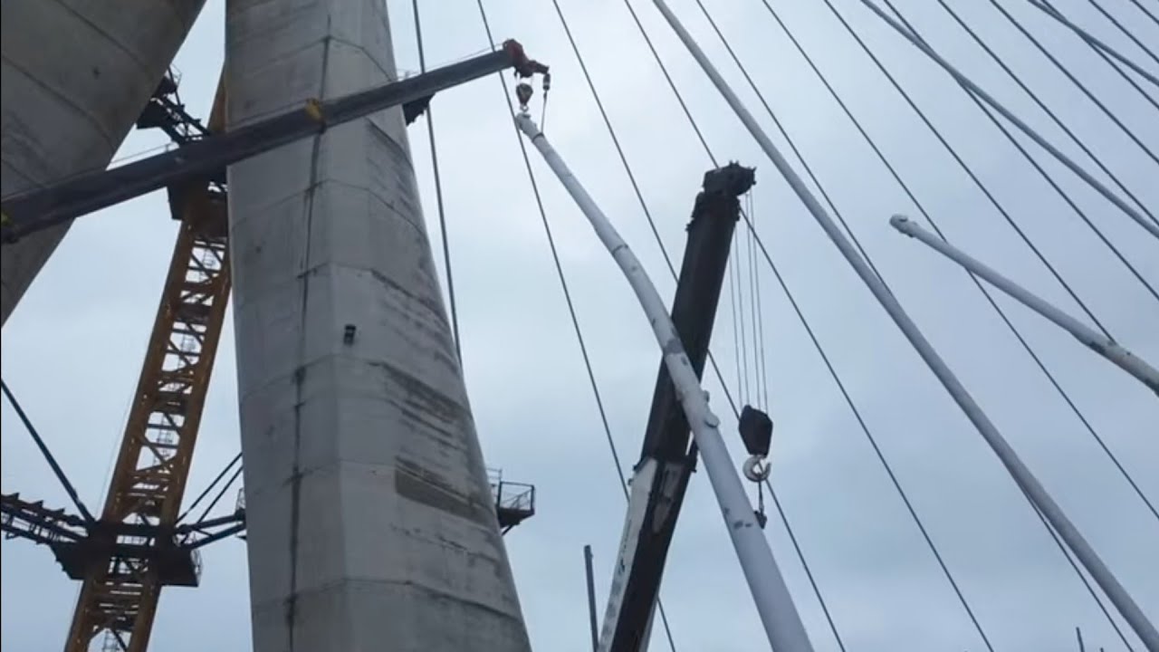 2026.01.28  淡江大橋主橋塔工作平台拆卸概況 淡水端 P160伸縮縫準備灌漿 0T吊裝立柱準備中 施工概況近距觀察 空拍 LIVE 直播