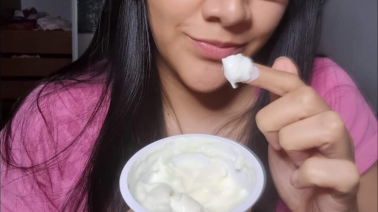 ASMR COMIENDO YOGURT CON EL DEDO | ASMR CASERO