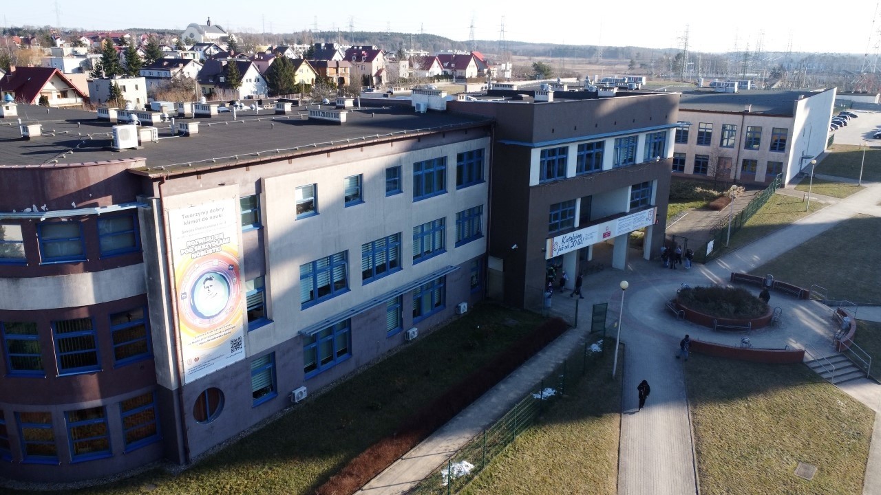 SZKOŁA PODSTAWOWA NR 4 - NAJLEPSZY START DLA NASZYCH DZIECI