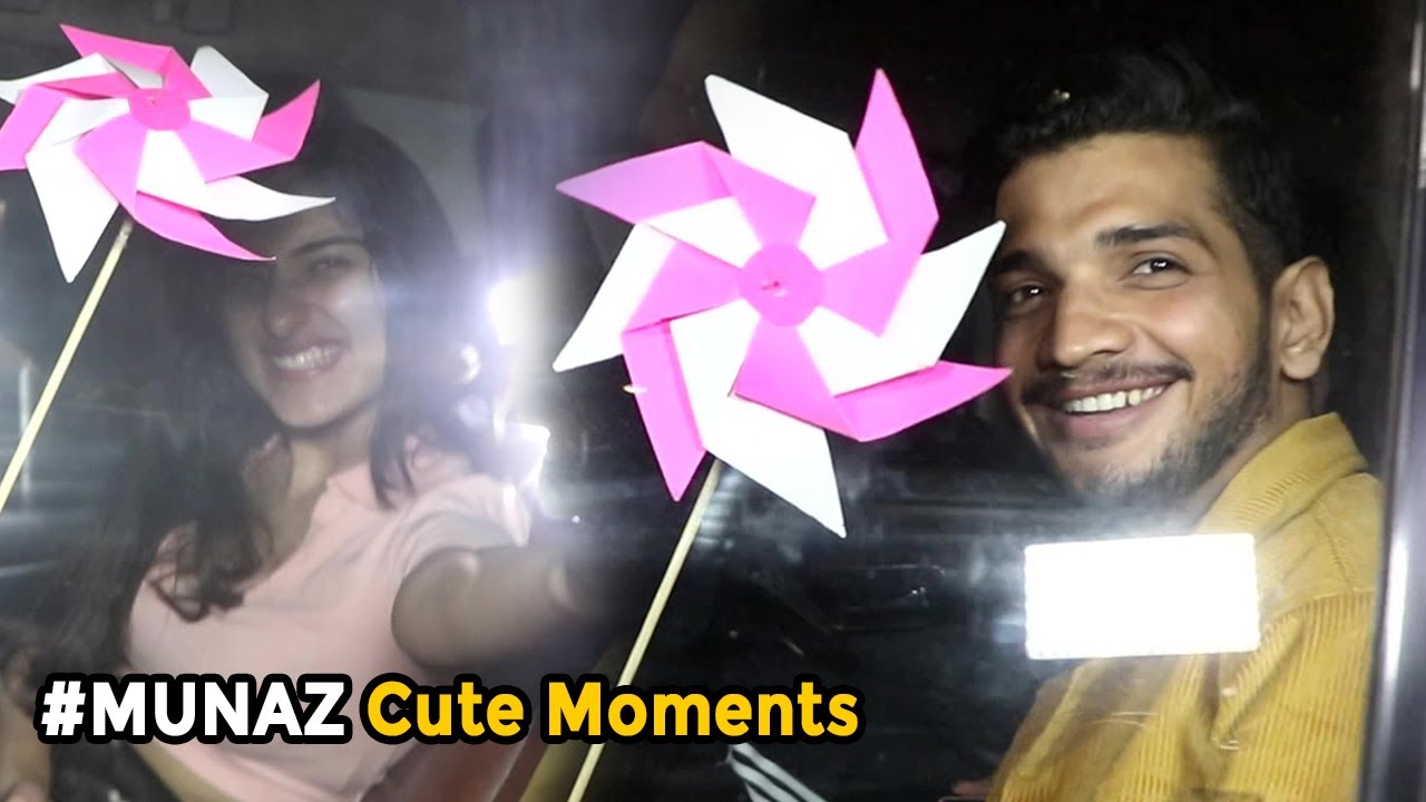 Munawar Faruqui Cute Moments With GF Nazila Inside The Car | #munaz lovely moment
