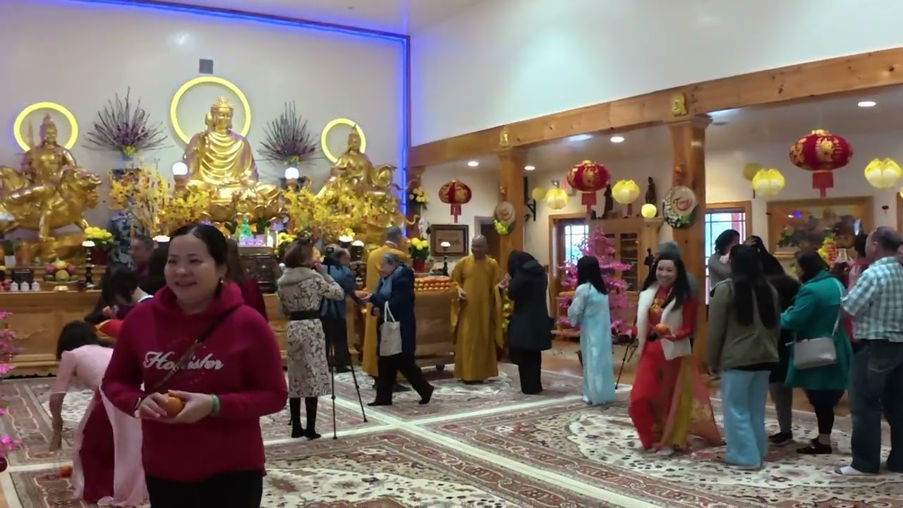 Đi Chùa xin lộc đầu năm 