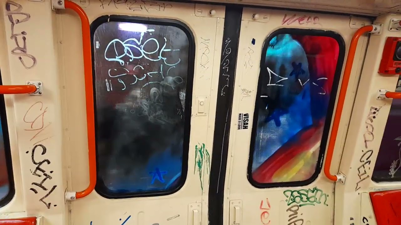 Călătorie cu un metrou Iva Astra între stația Gara de Nord 2 și Basarab 2