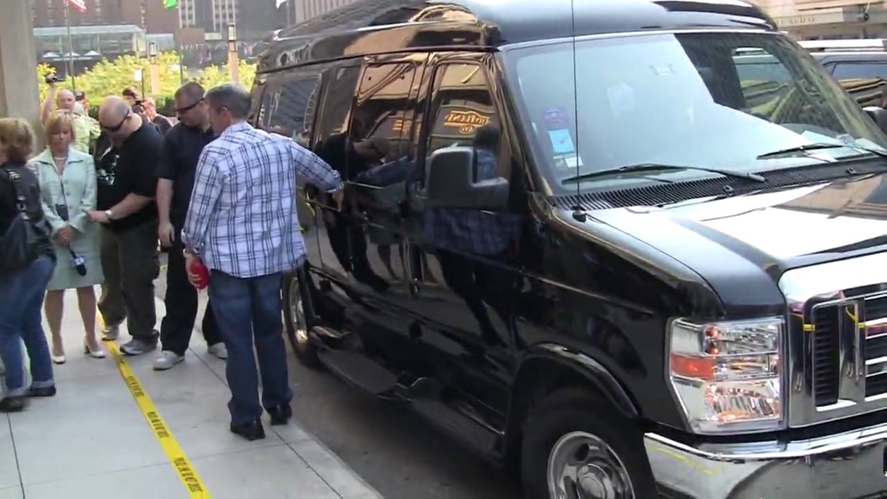 U2 arriving at 93XRT in Chicago