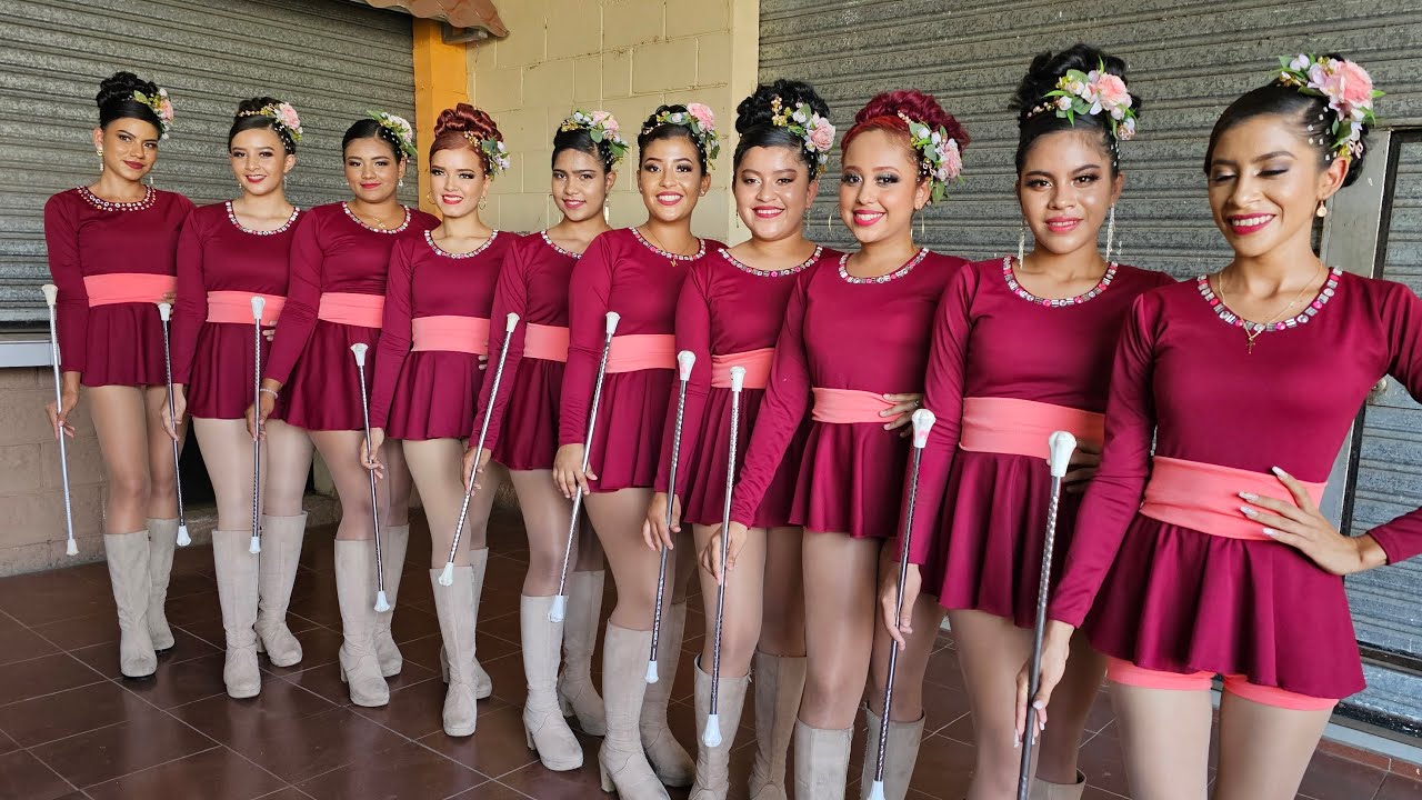 Tiburones Music Band en Desfile del Correo Metalio 2024