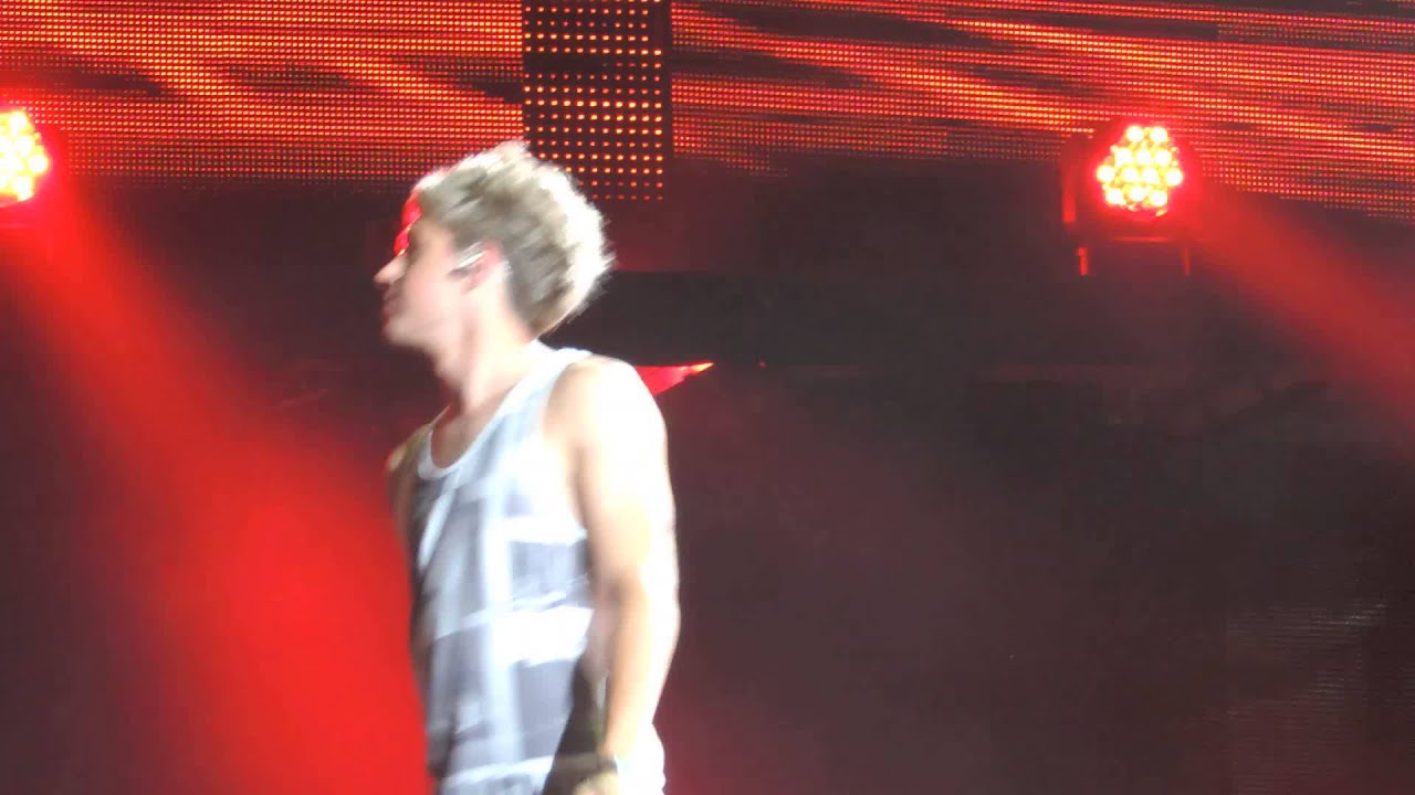 One Direction- Kiss You Staples Center 8/8/13