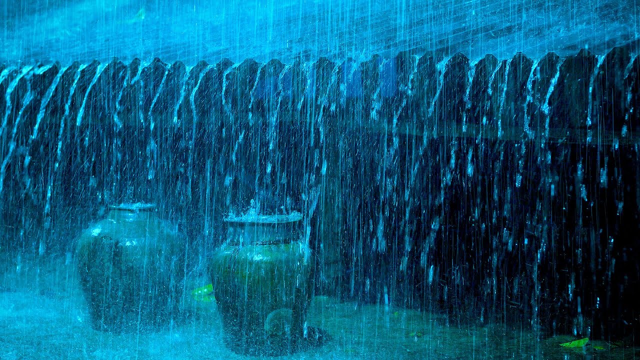 (SEM AN&Uacute;NCIOS) Durma Melhor Esta Noite com CHUVA FORTE e Trov&otilde;es no Telhado de Zinco