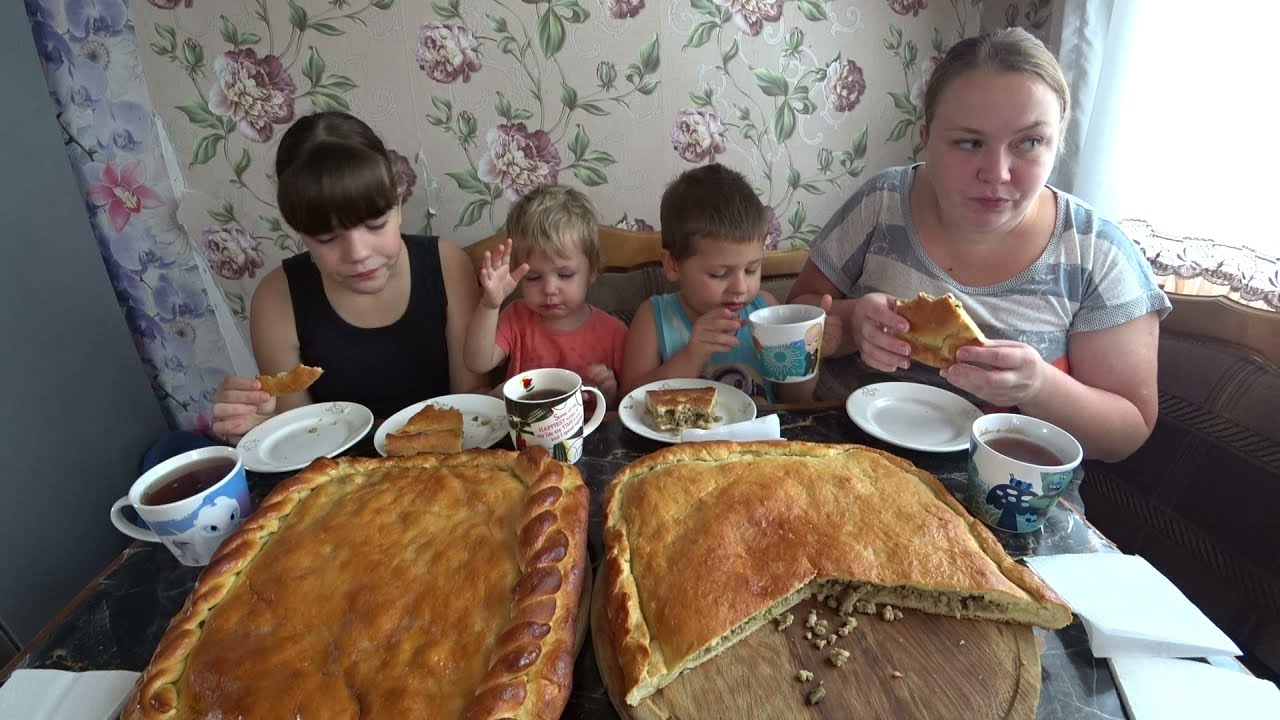 мукбанг  очень вкусный, домашний, мясной пирог🔥👍🤤