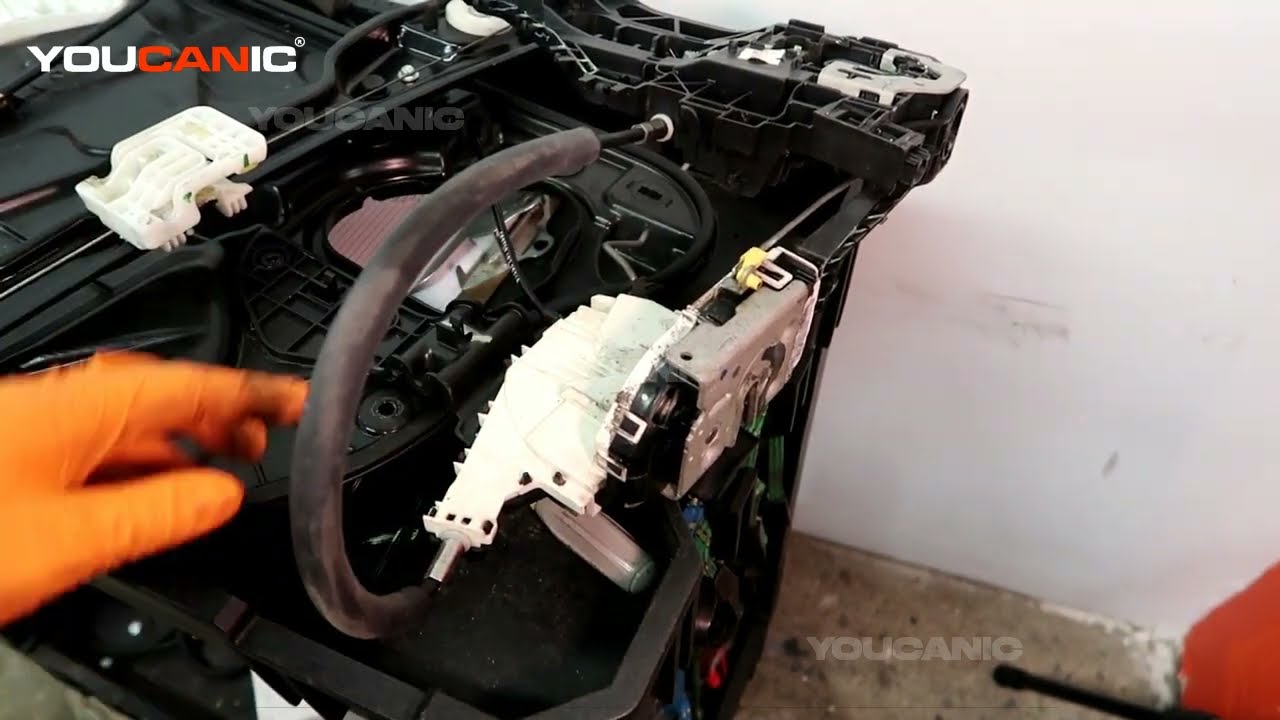 2009-2020 Dodge Journey - Door Lock Actuator Replacement