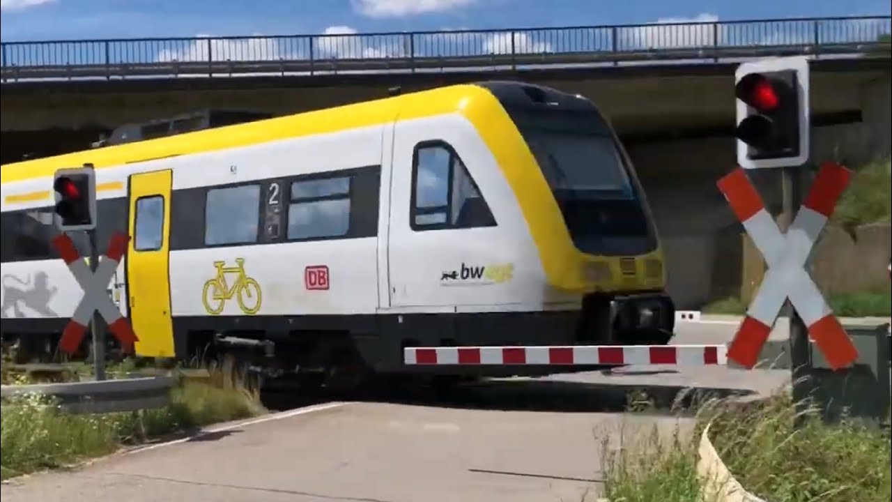 GERMAN DIESEL TRAINS AT SPEED! 160km/h Br612 on the Hochrheinbahn level crossing and More