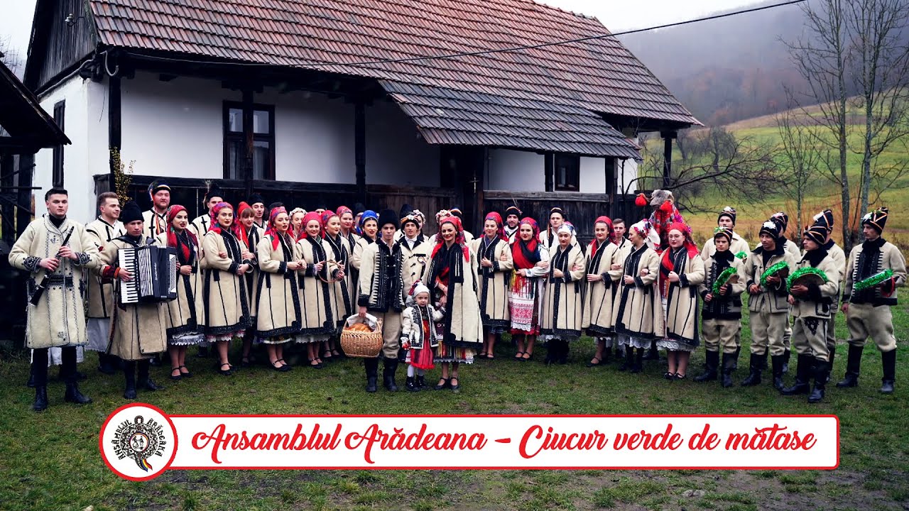 Ansamblul Aradeana - Ciucuri verde de mătase