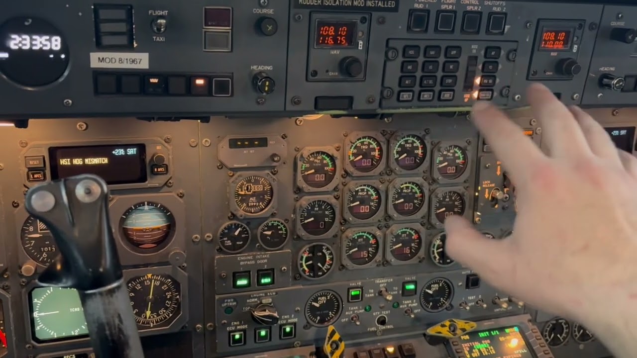 Explicación de cabina avión Dash-8-100