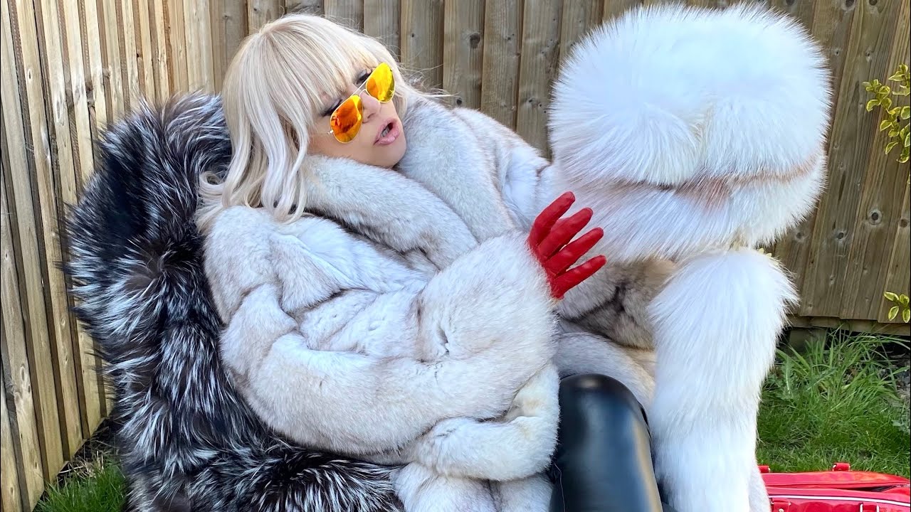 @LoraFox beautiful Blue Fox fur coat