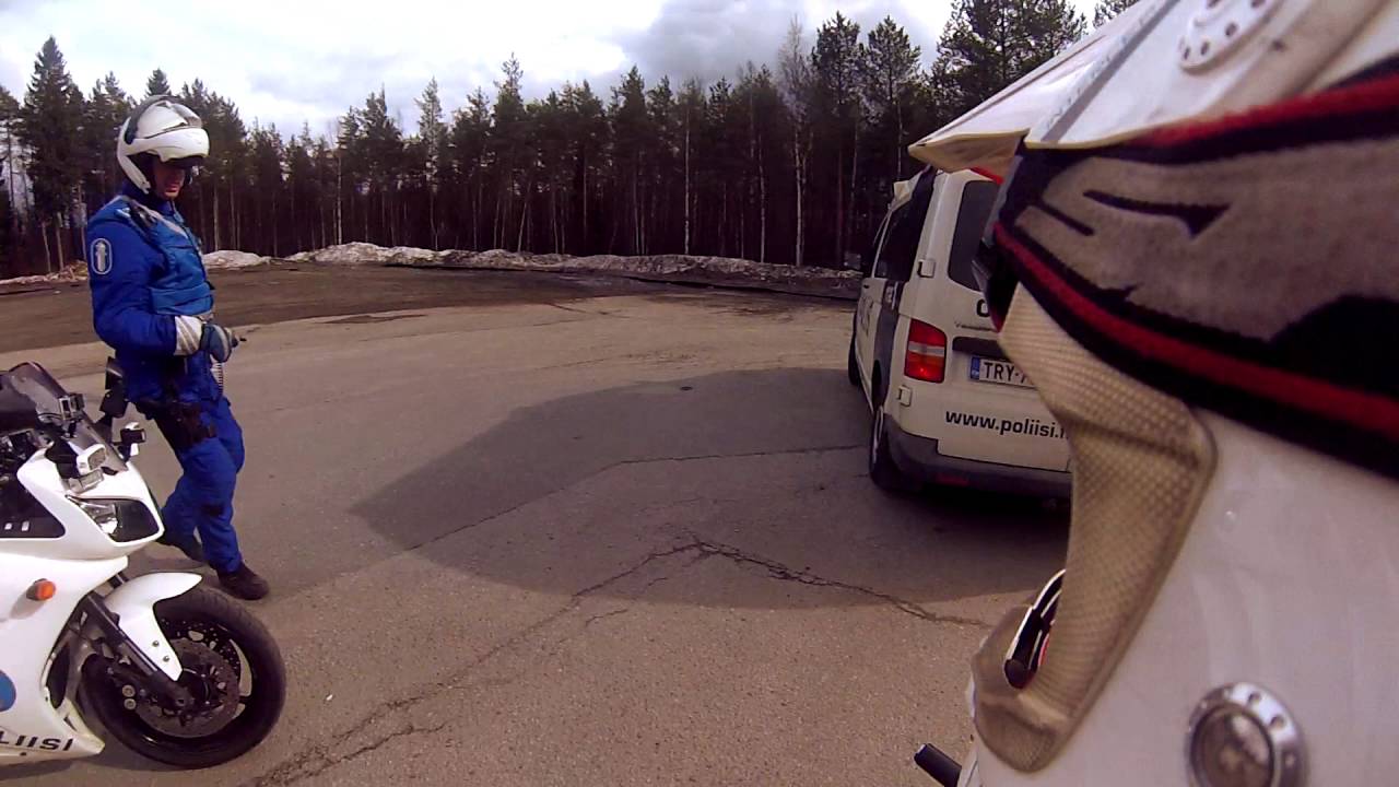 3K MB: Poliisit pysäyttää 125cc mankit (2015)