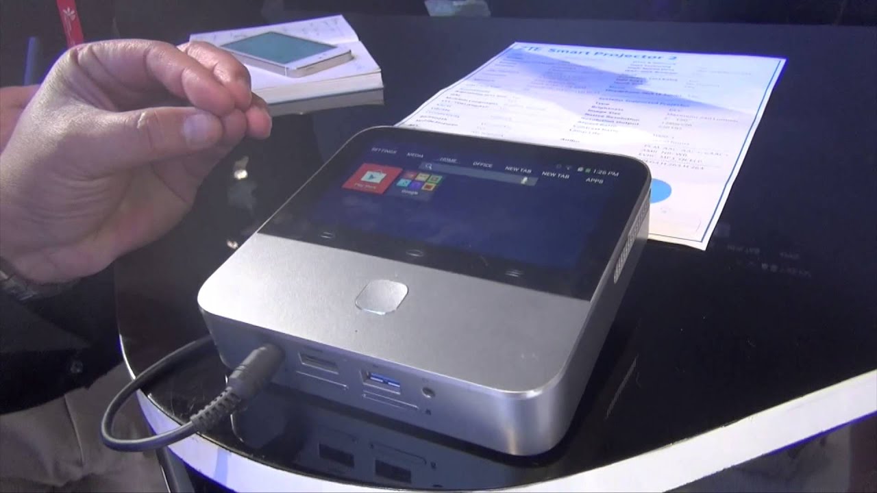Prise en main du ZTE SPro 2 : un vidéoprojecteur 4G/LTE