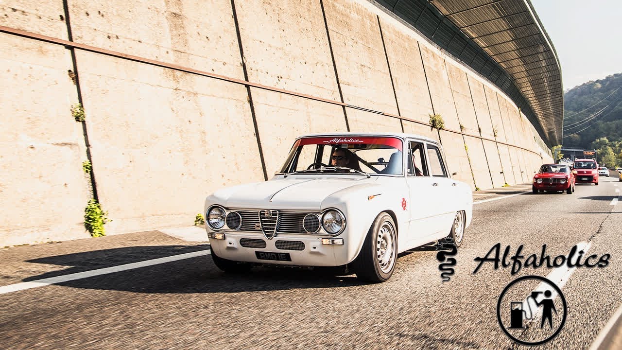 Chasing the ALFAHOLICS GTA-R 290 up STELVIO PASS in the ALFAHOLICS TI-SUPER on PETROLHEAD TOURS