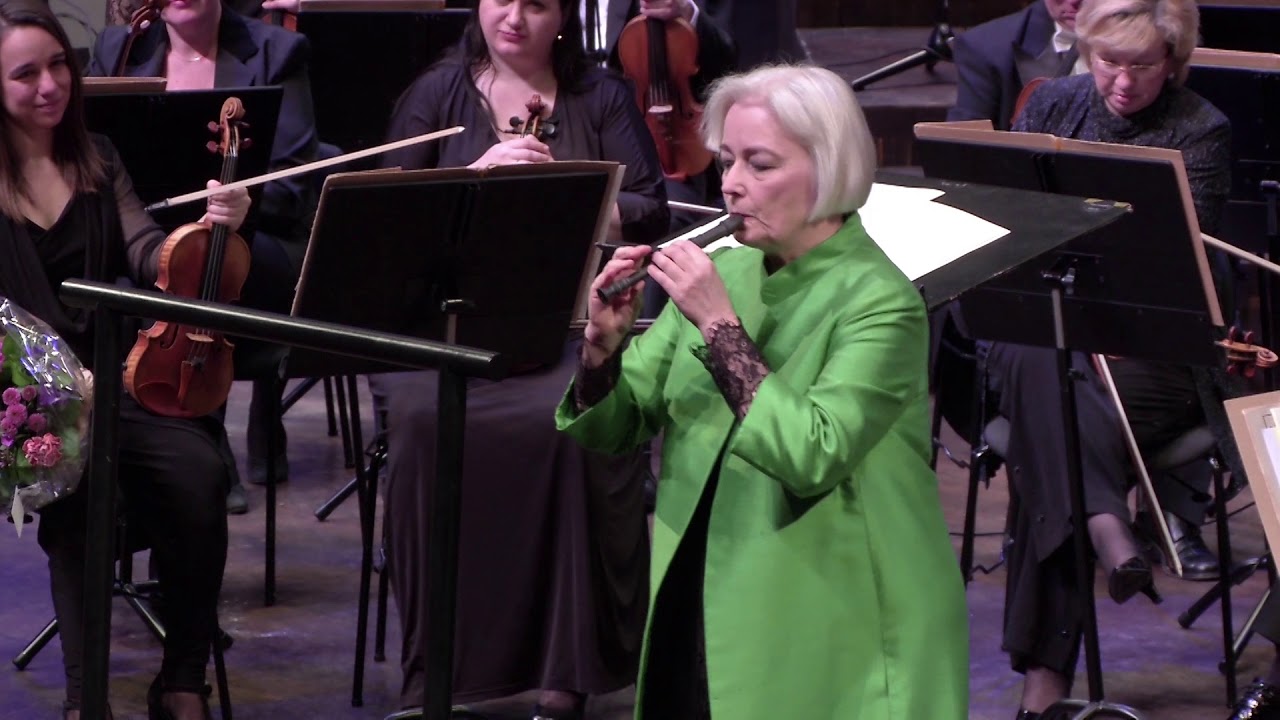 Michala Petri plays an Encore
