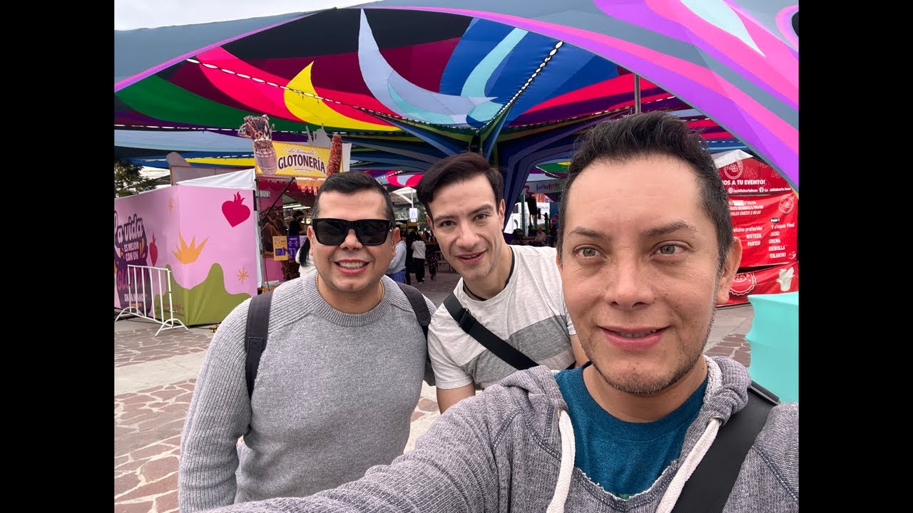 En la feria con las chicas marcianas