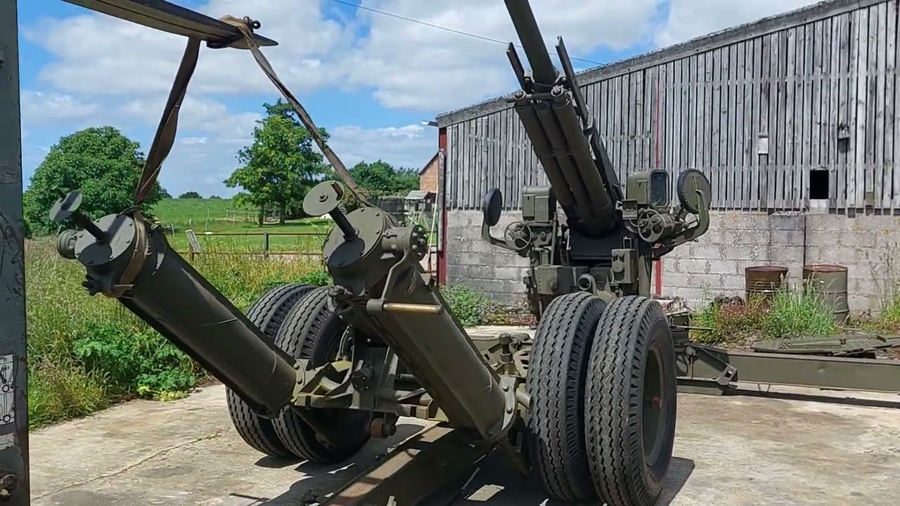Work on the 1943 A1 90mm anti-aircraft gun